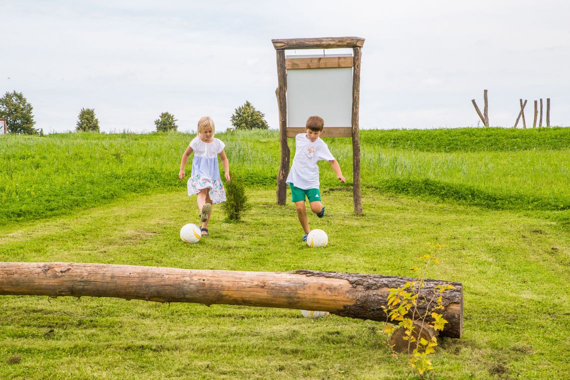 Abschlag für die ganze Familie: Fußballgolf am Faaker See Abschlag für die ganze Familie: Fußballgolf am Faaker See