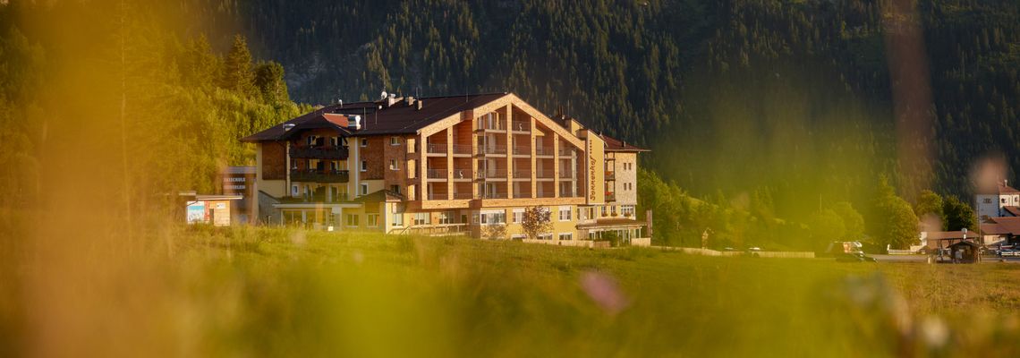 Familie Müllers Sonnenhof in Grän als neues Mitglied der Genießerhotel-Kooperation Familie Müllers Sonnenhof in Grän als neues Mitglied der Genießerhotel-Kooperation