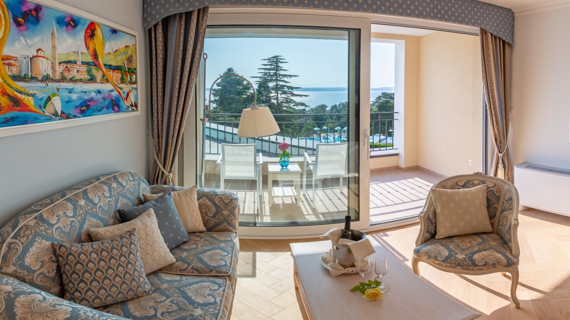 Neue Hotelvilla mit Blick auf die Kvarner Bucht Neue Hotelvilla mit Blick auf die Kvarner Bucht