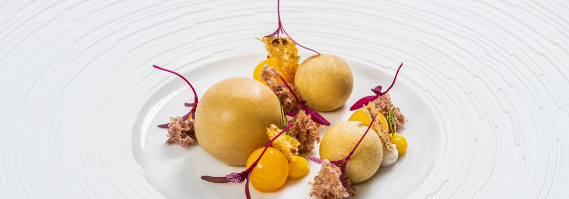 Runde Sache: Kunst & Kulinarik im Spitzenrestaurant von Simon Petutschnig in Palma Runde Sache: Kunst & Kulinarik im Spitzenrestaurant von Simon Petutschnig in Palma