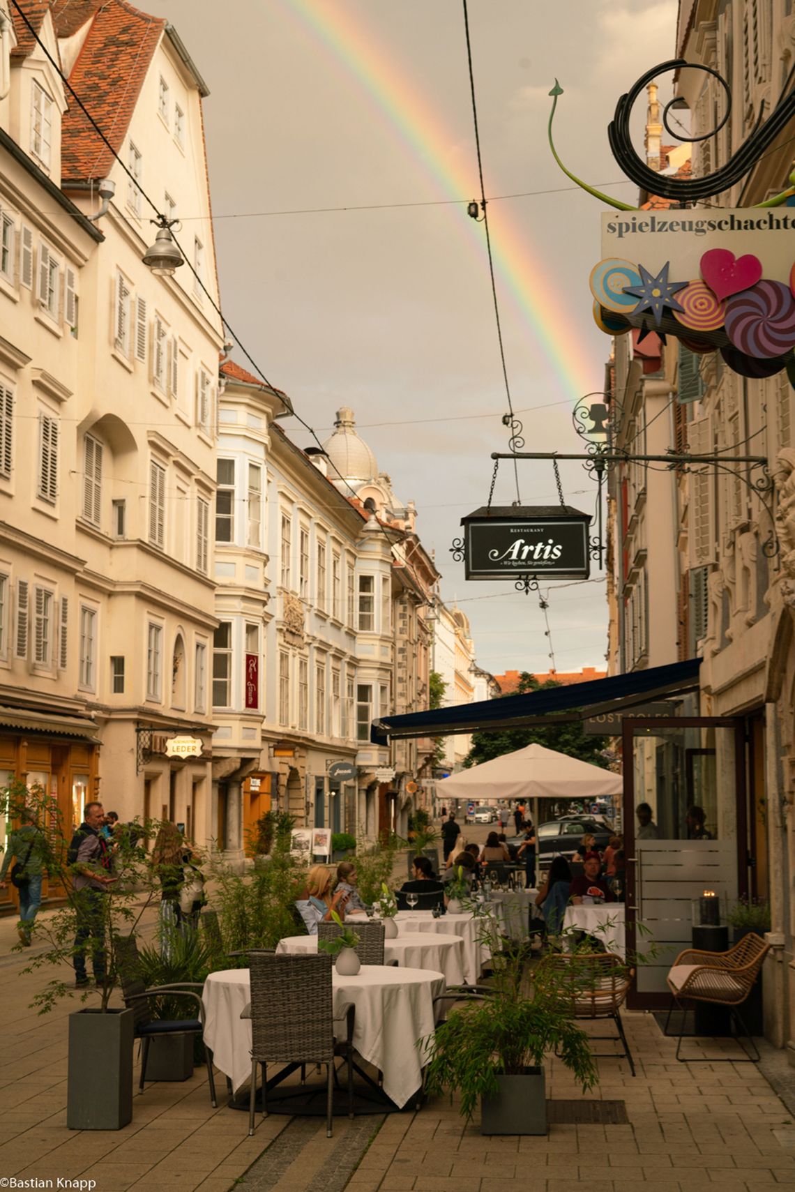 „Sechs in the City“ No. 2 mit Gastkoch, Winzer und Vernissage „Sechs in the City“ No. 2 mit Gastkoch, Winzer und Vernissage