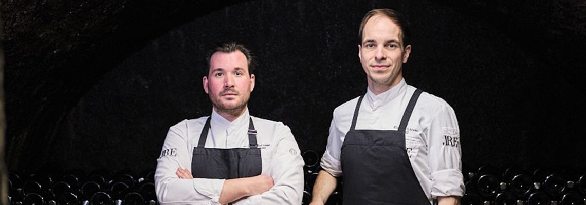 Sternekoch und JRE Klemens Schraml präsentiert seinen neuen kultverdächtigen Aperitif Combuchont Sternekoch und JRE Klemens Schraml präsentiert seinen neuen kultverdächtigen Aperitif Combuchont