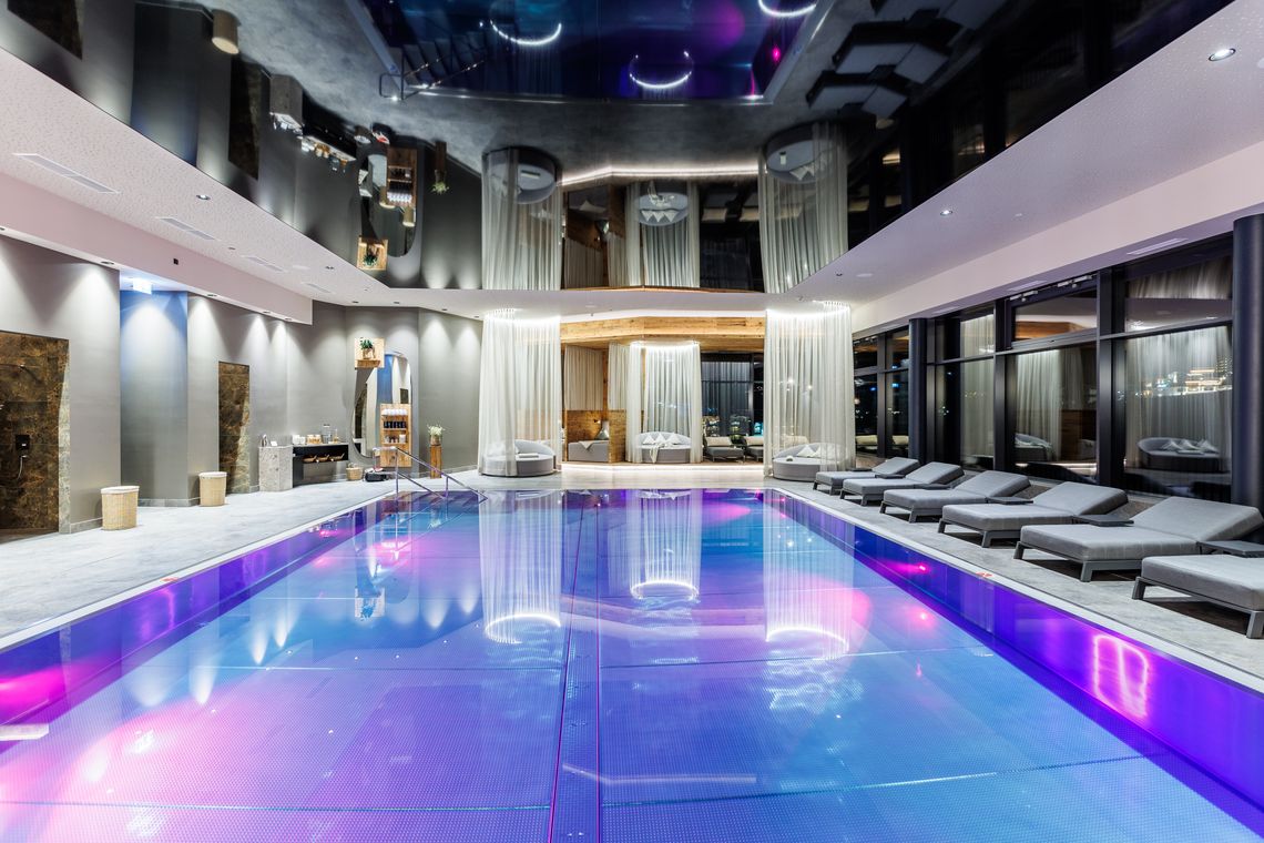 Poolfreude bei jedem Wetter im Bauernhofurlaub de luxe Poolfreude bei jedem Wetter im Bauernhofurlaub de luxe